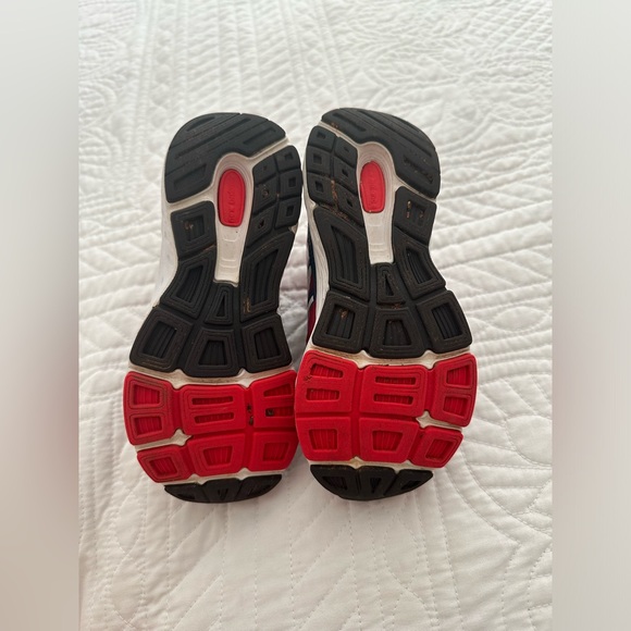 New Balance 680 V6 Running Shoes Red, Little Kids size 12 - Picture 4 of 7